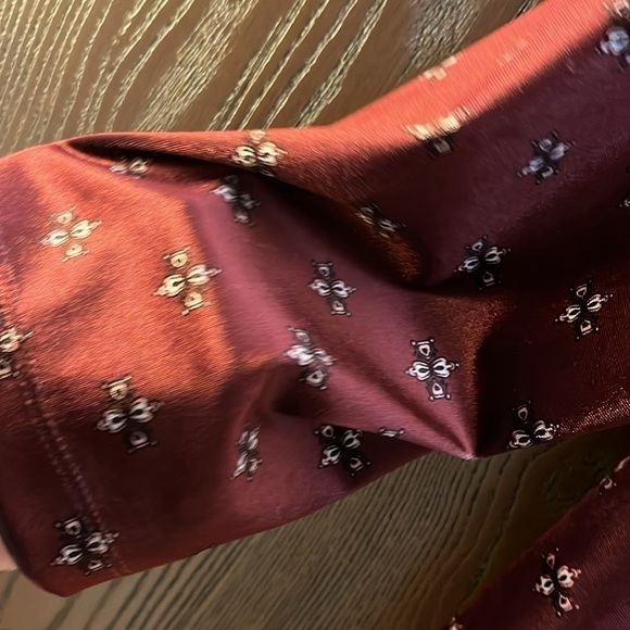 Croft & Barrow cranberry velvet , 3/4 sleeved top. Size Large - Picture 3 of 10